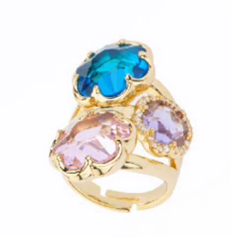 Anello con top a tre cristalli sfaccettati a forma di fiore zaffiro